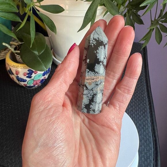 Snowflake Obsidian Crystal Tower (#10)‎ - Picture 2 of 8